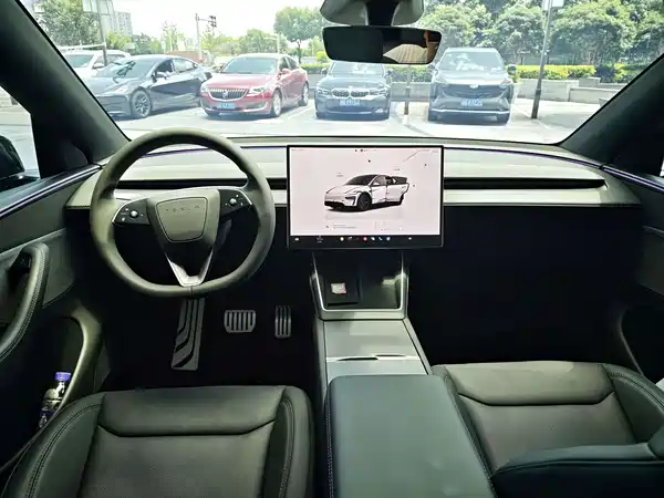 Tesla Model Y 2026