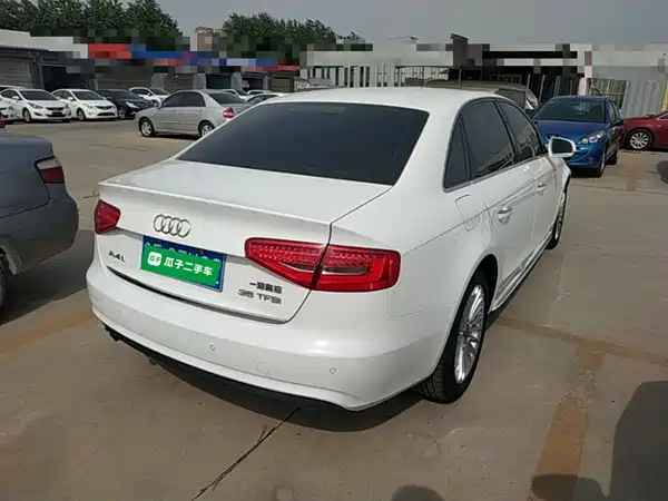 Audi A4L 2016