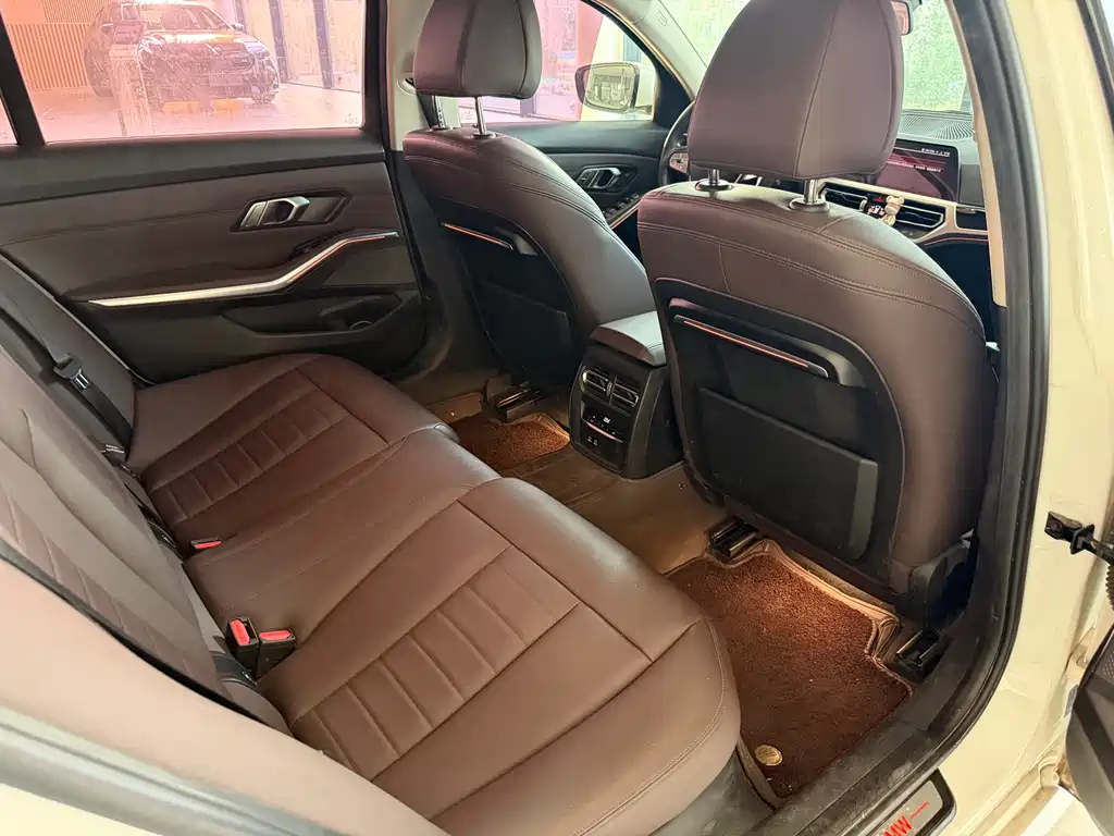 BMW 3 Series 2019 — фото 18
