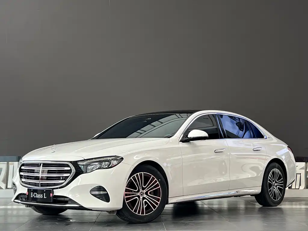 Mercedes-Benz E-Class 2024 — фото 1