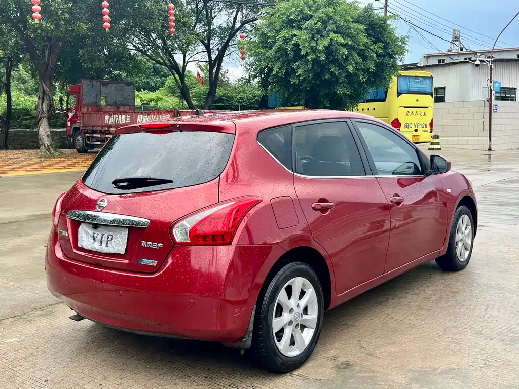 Nissan Tiida 2014