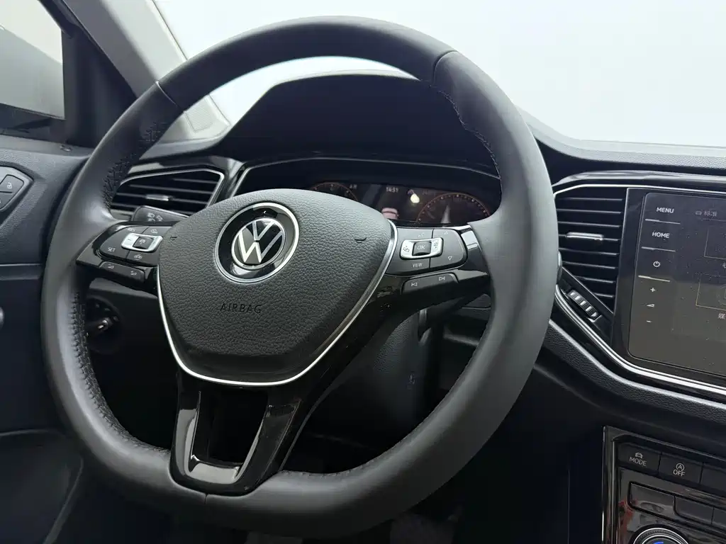 Volkswagen T-Roc 2022 — фото 12