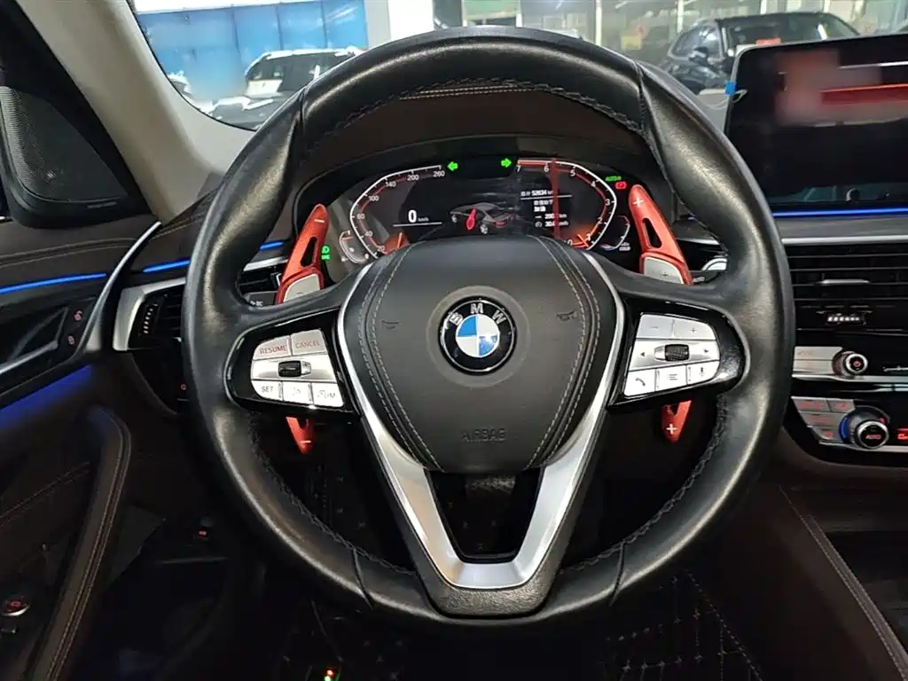 BMW 5 Series 2021 — фото 11