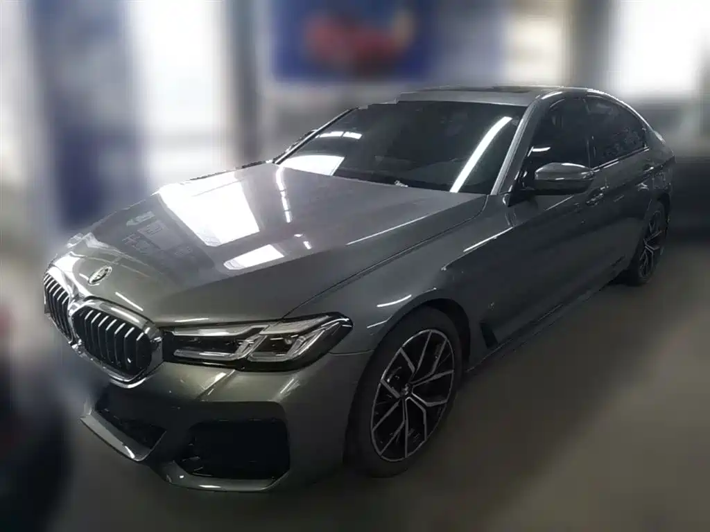BMW 5 Series 2023 — фото 1
