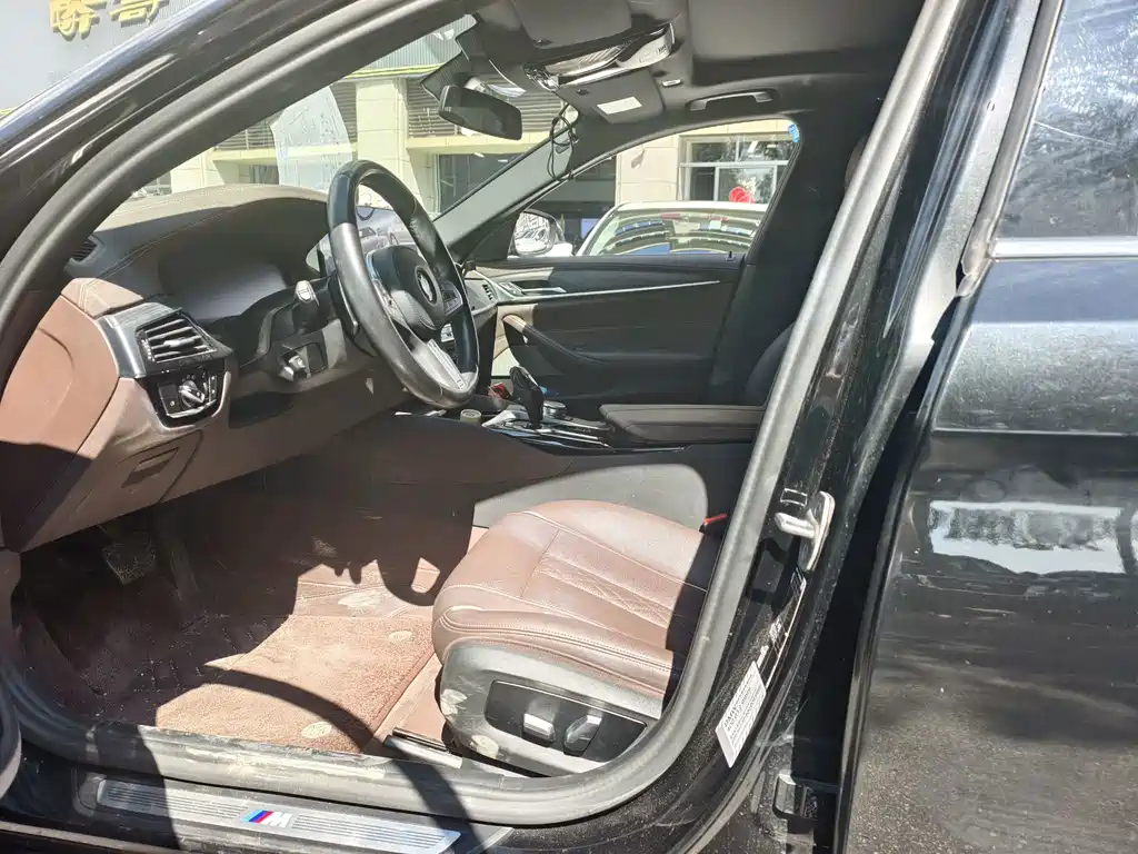 BMW 5 Series 2022