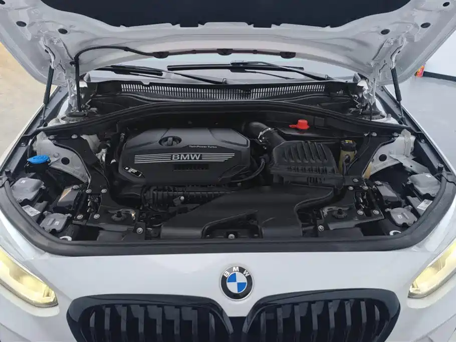 BMW 1 Series 2022 — фото 10