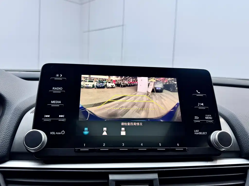 Honda Accord 2018 — фото 13