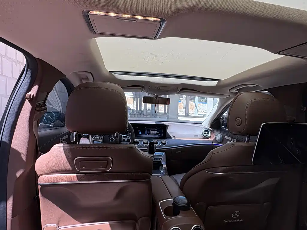 Mercedes-Benz E-Class 2019 — фото 12
