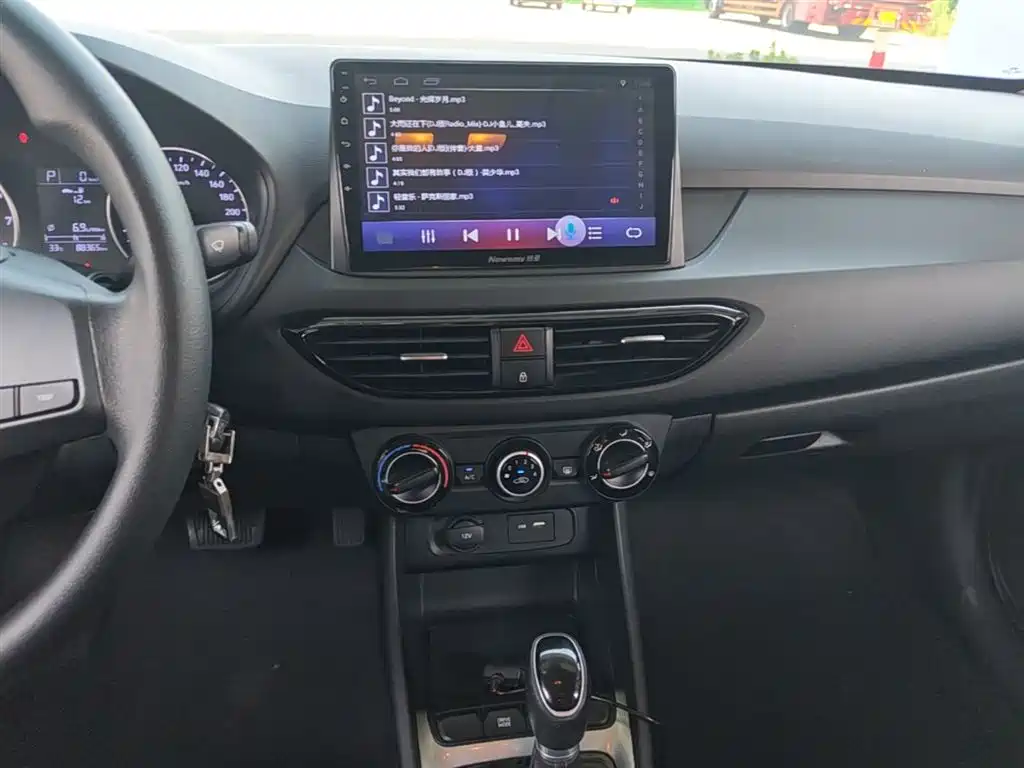 Hyundai Elantra 2019 — фото 13