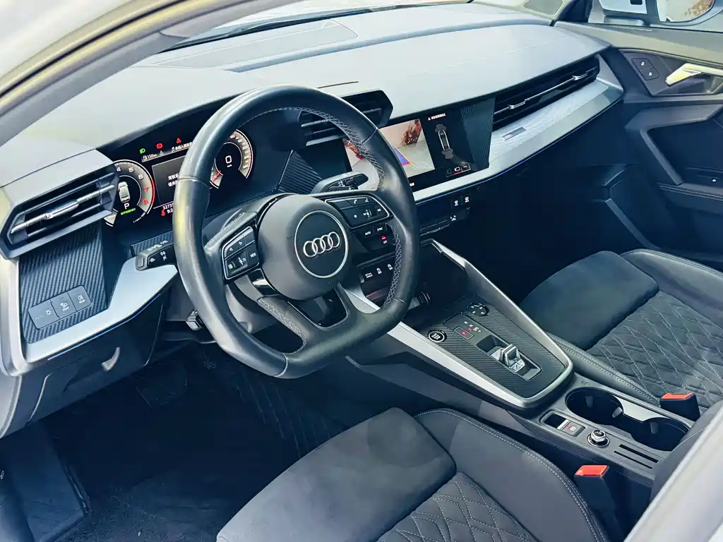 Audi A3 2024 — фото 10