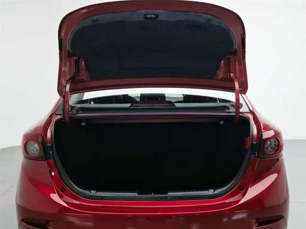 Mazda 3 Axela 2019 — фото 16
