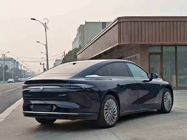 Buick Zhijing L7 2025