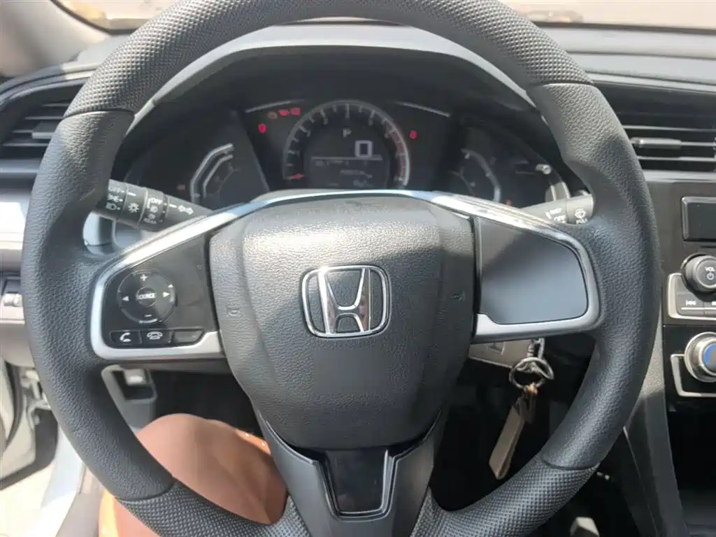 Honda Civic 2017 — фото 11