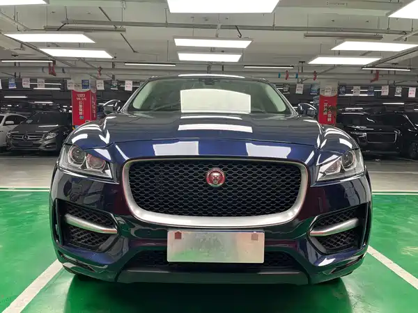 Jaguar F-PACE 2016
