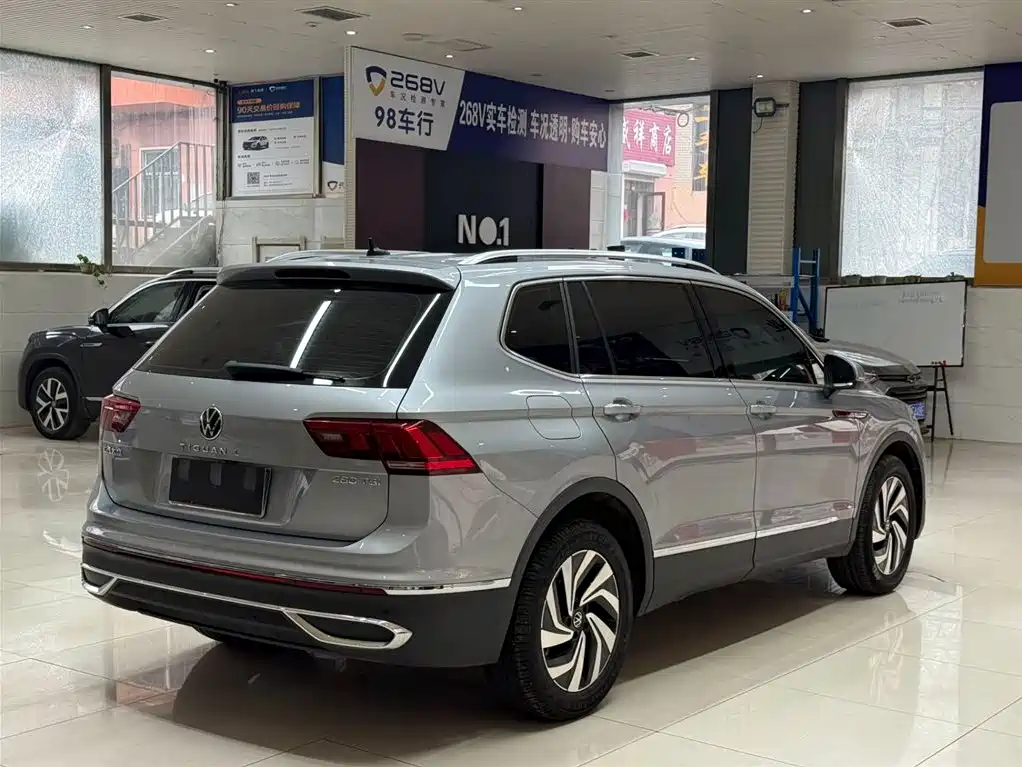 Volkswagen Tiguan L 2023 — фото 4