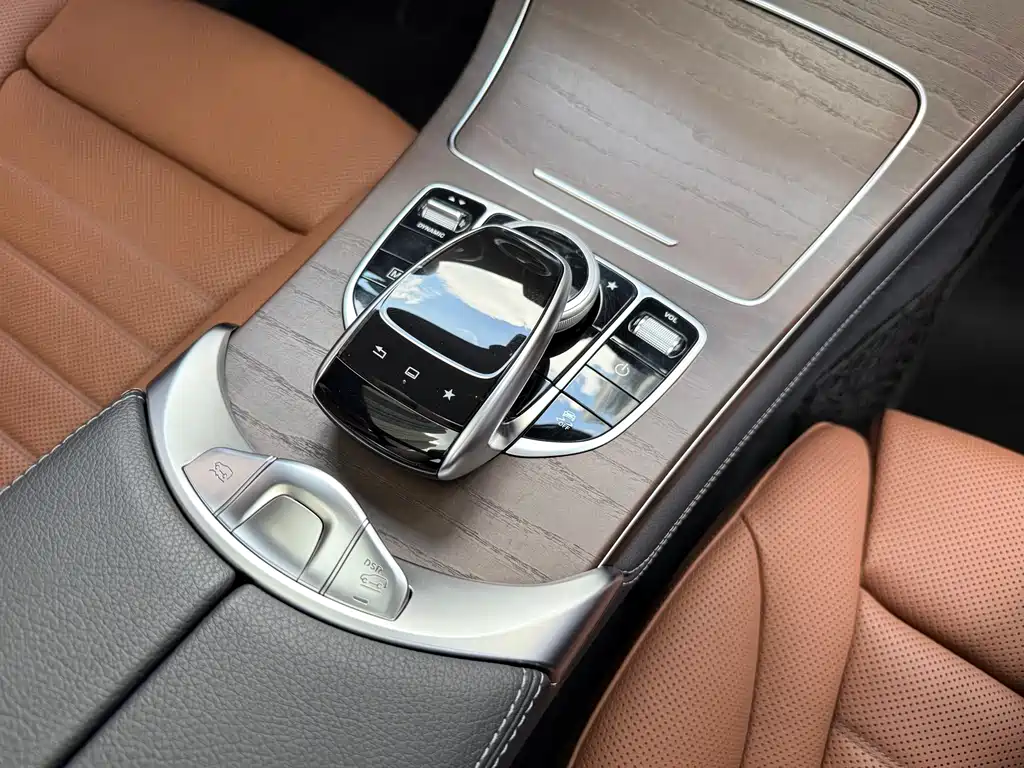 Mercedes-Benz GLC 2016 — фото 17