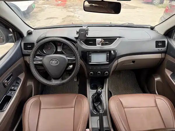 FAW Senya S80 2015