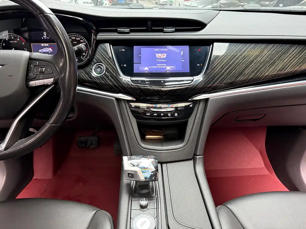 Cadillac XT6 2021 — фото 16
