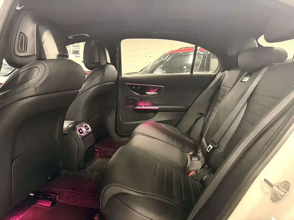 Mercedes-Benz C-Class 2023 — фото 7