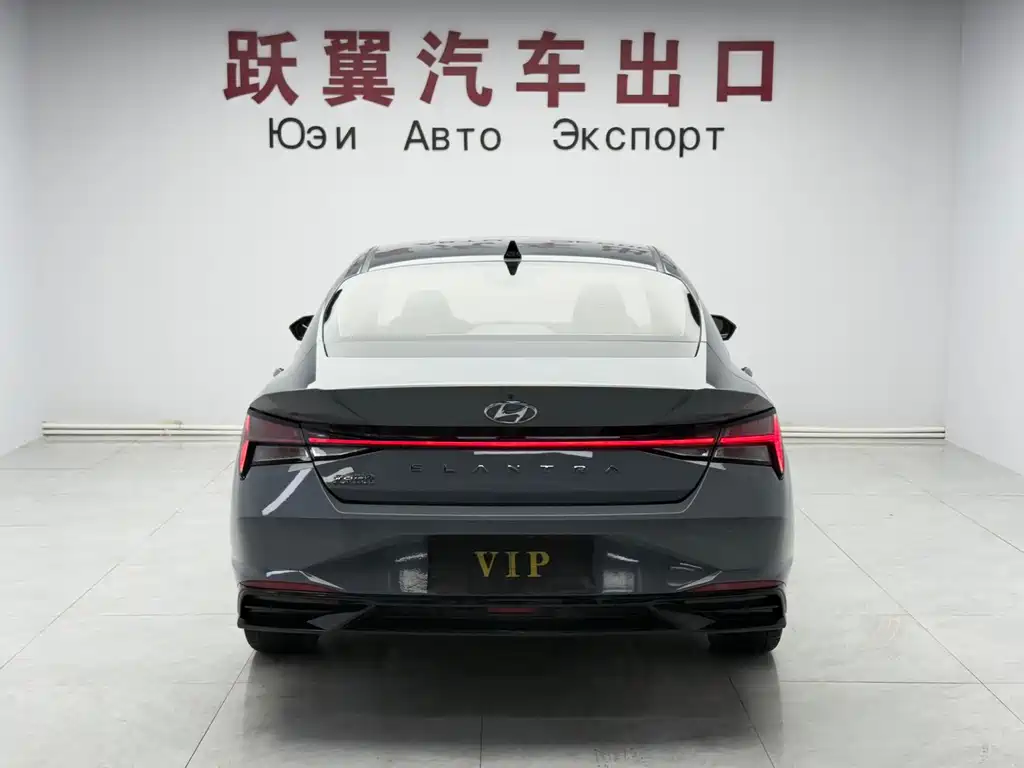 Hyundai Elantra 2022
