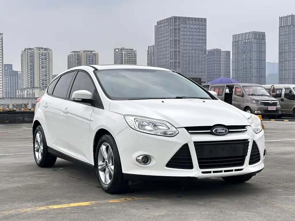 Ford Focus 2014 — фото 2