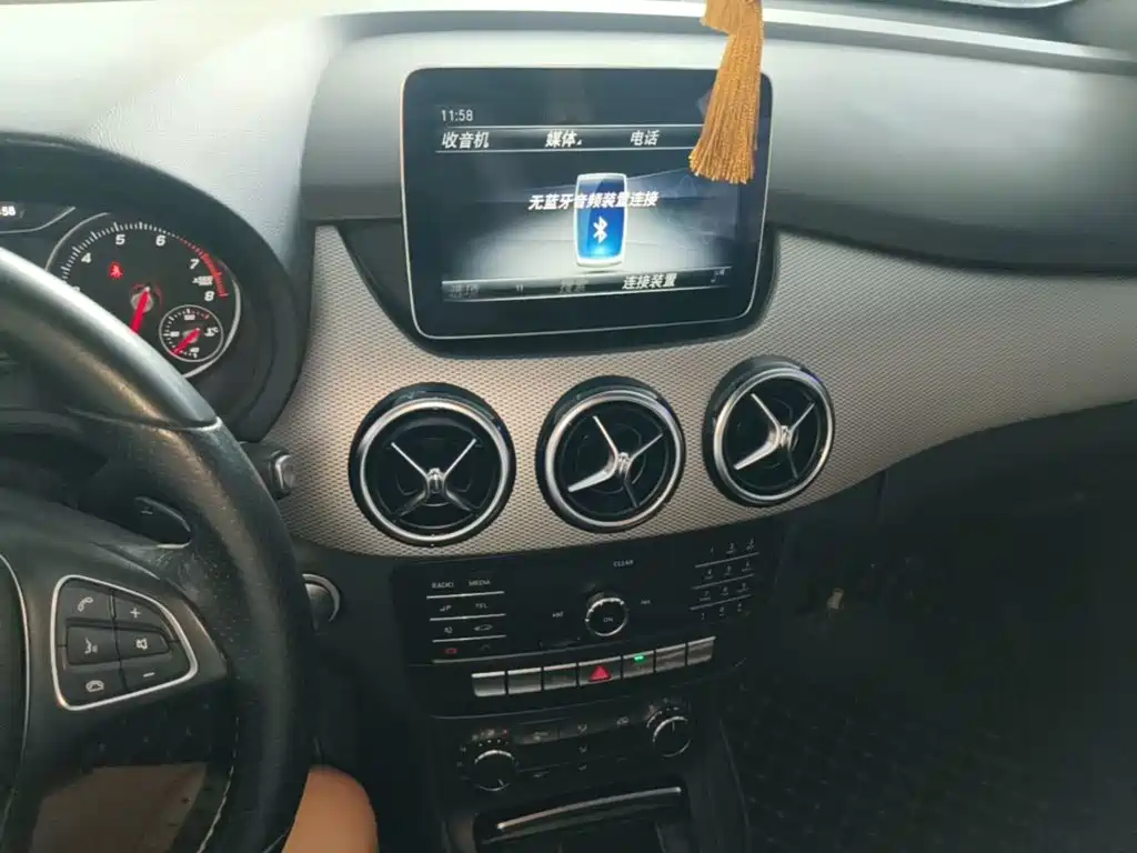 Mercedes-Benz B-Class 2019 — фото 13