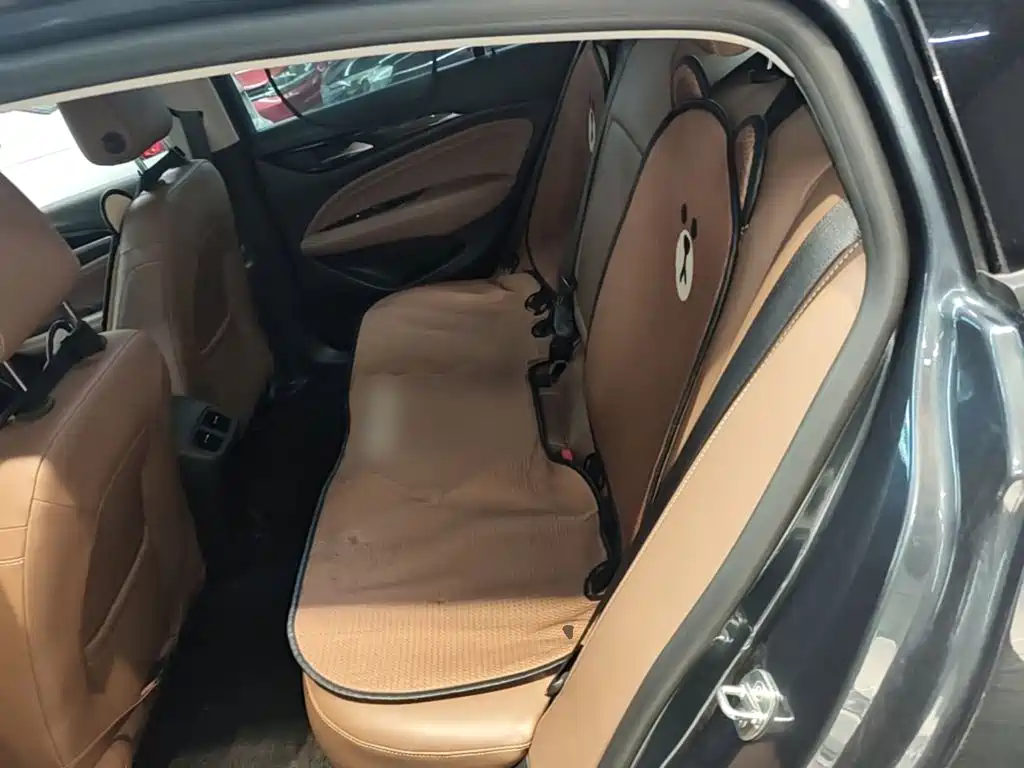 Buick Regal 2020 — фото 17