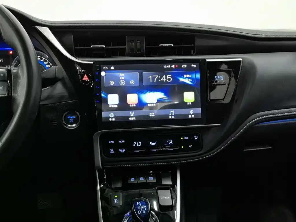Toyota Corolla 2017 — фото 12