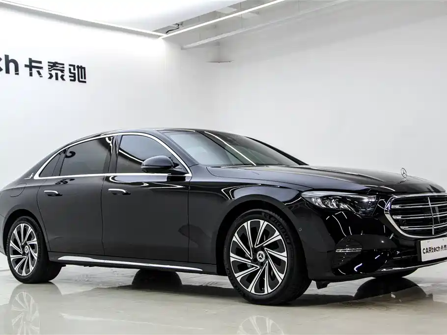 Mercedes-Benz E-Class 2025 — фото 3