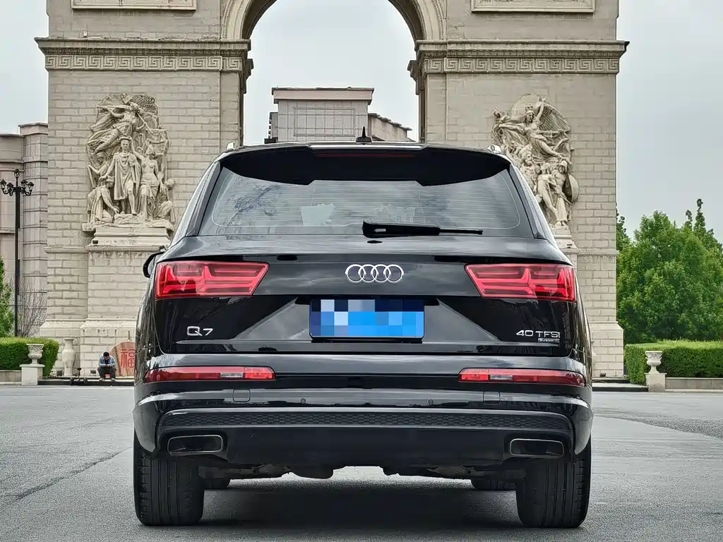 Audi Q7 2018 — фото 9