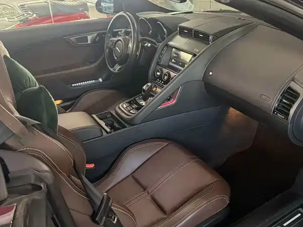 Jaguar F-TYPE 2016