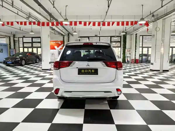 Mitsubishi Outlander 2022