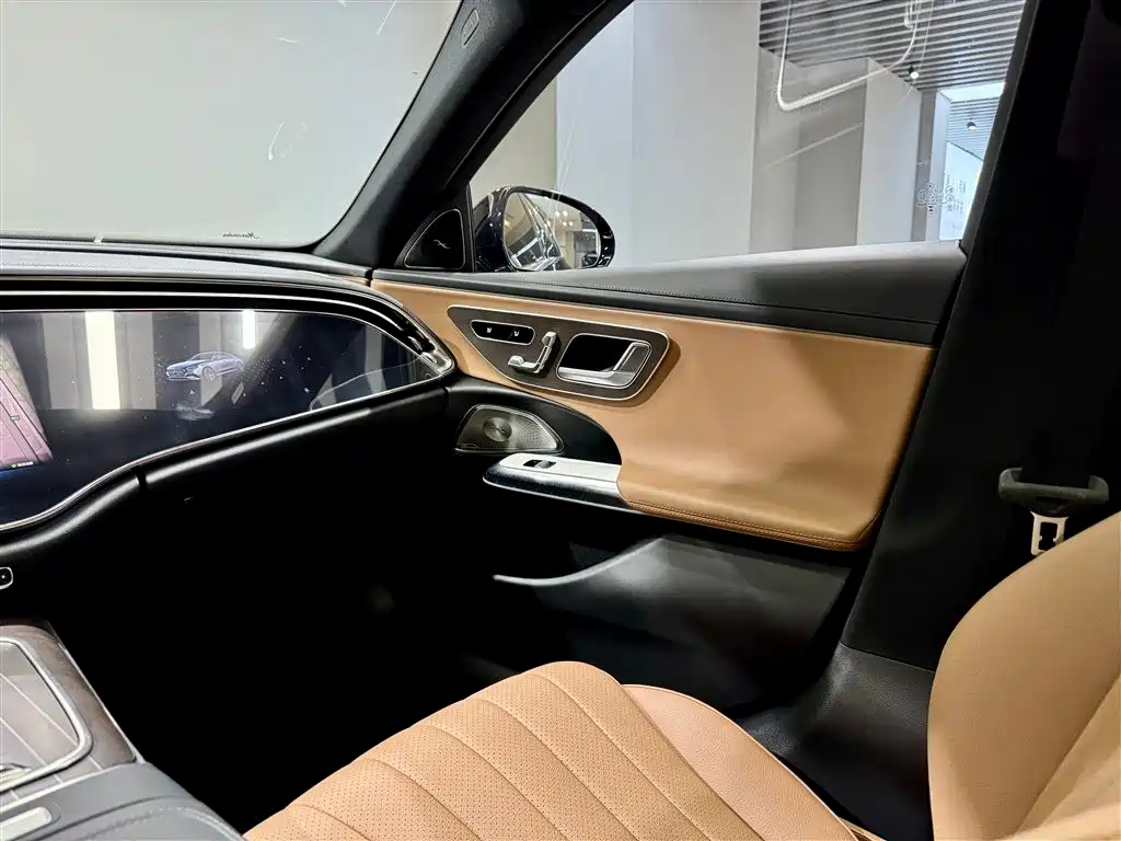 Mercedes-Benz E-Class 2024 — фото 24