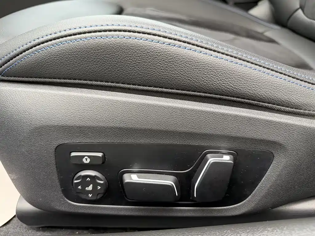 BMW M2 2025 — фото 8