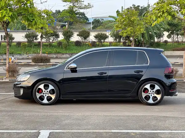 Volkswagen Golf GTI 2011