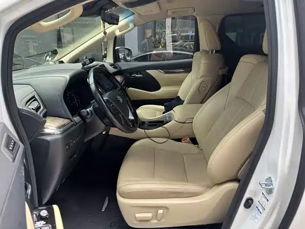 Toyota Alphard 2021