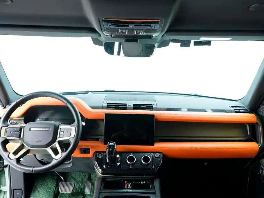 Land Rover Defender 2023 — фото 3