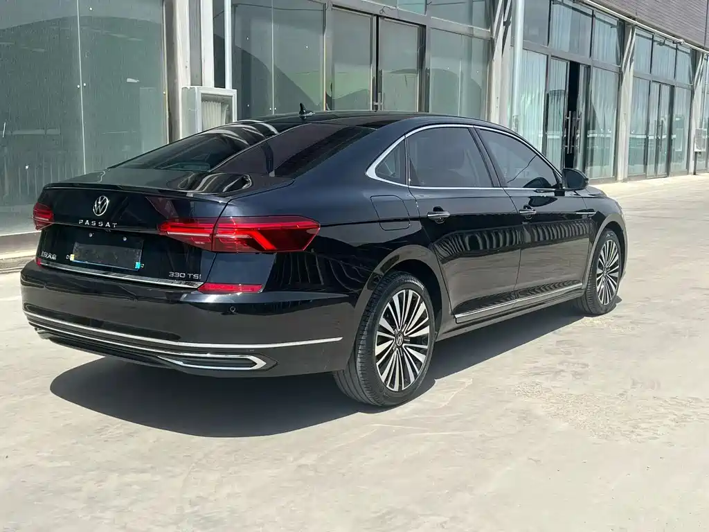 Volkswagen Passat 2021 — фото 6