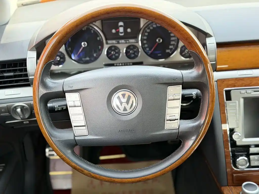 Volkswagen Phaeton 2010