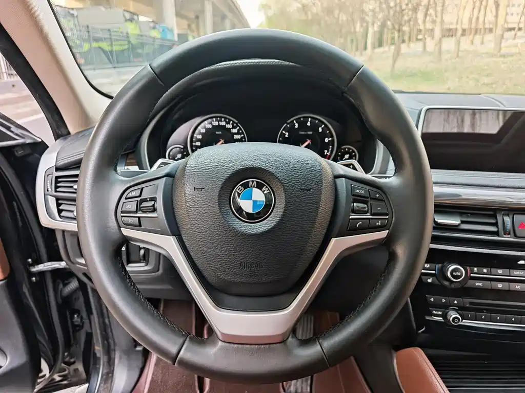 BMW X6 2015 — фото 8