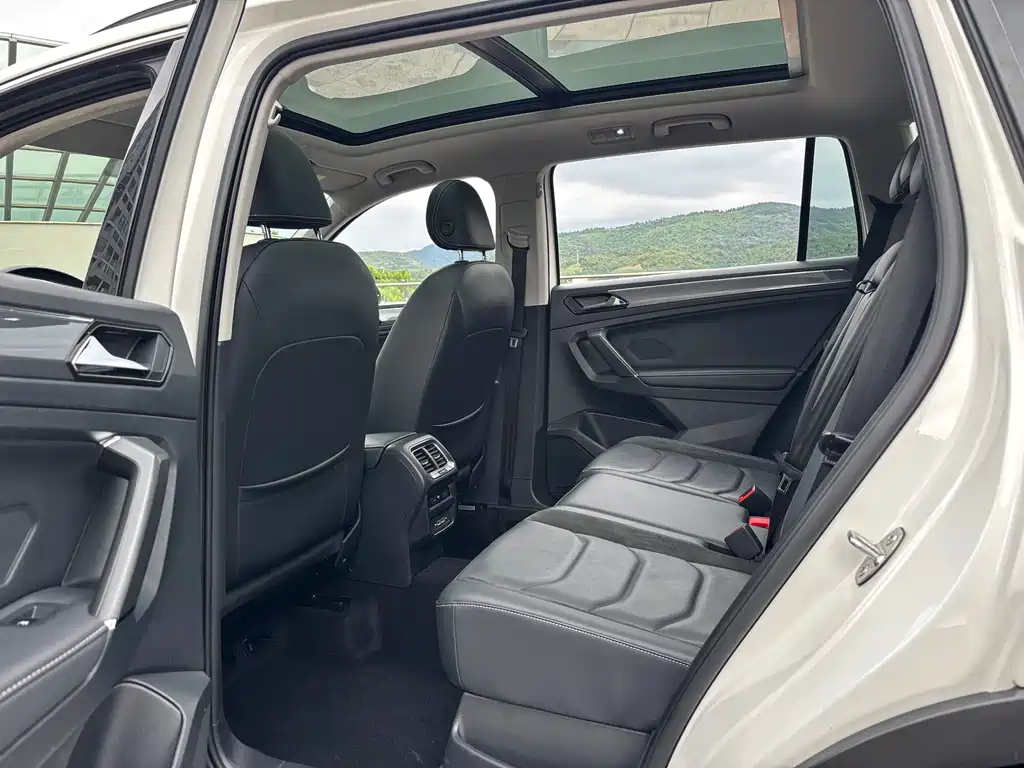 Volkswagen Tiguan L 2021 — фото 12