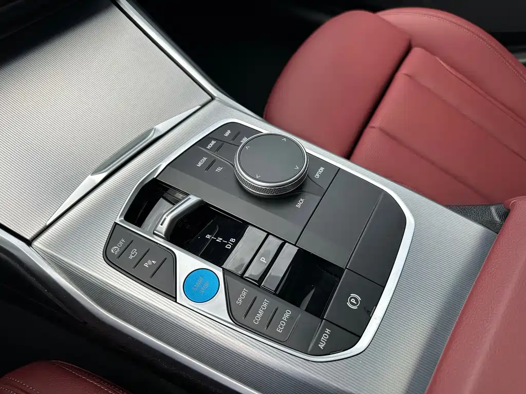 BMW i4 2025 — фото 17