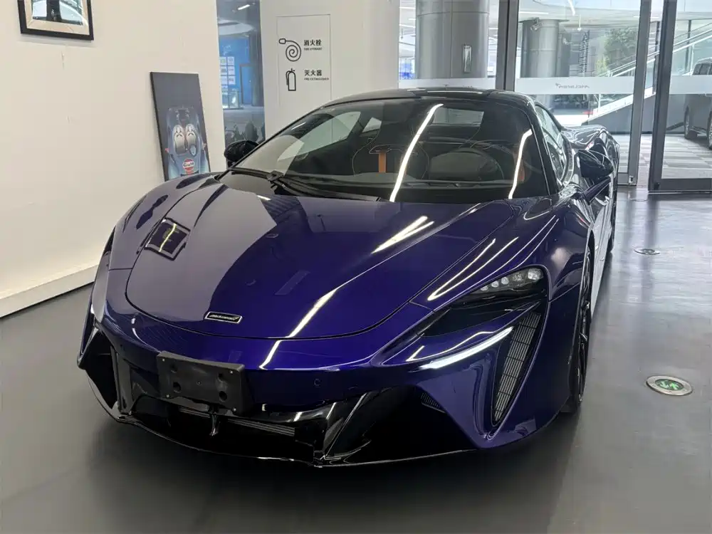 McLaren Artura 2025