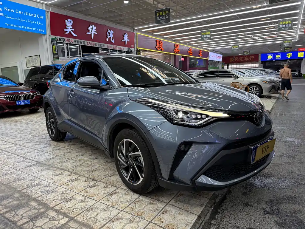 Toyota C-HR 2023 — фото 8