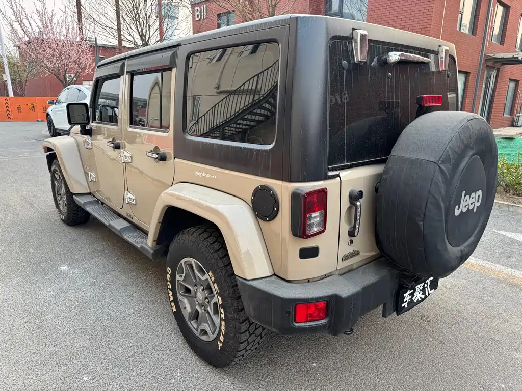 Jeep Wrangler 2016 — фото 10