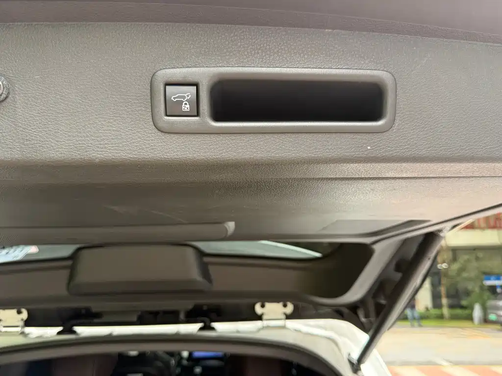 Toyota Sienna 2022 — фото 24