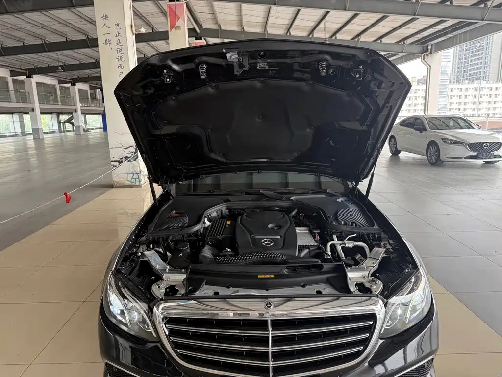 Mercedes-Benz E-Class 2018 — фото 16