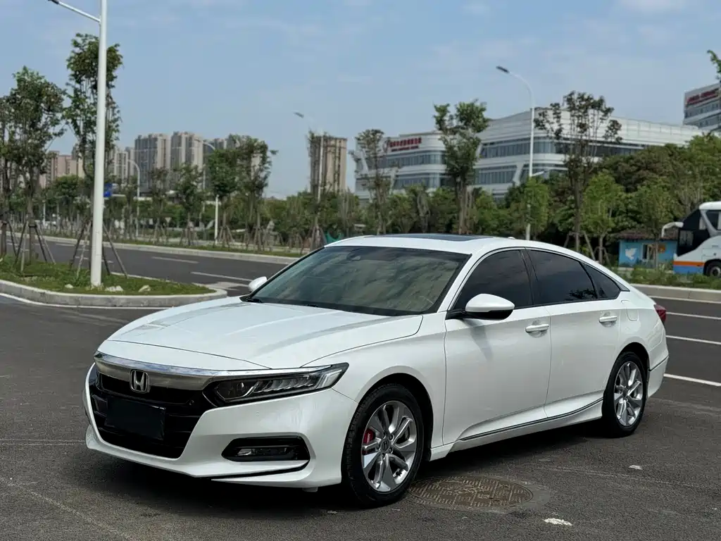 Honda Accord 2018 — фото 1