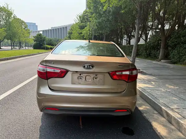 Kia K2 2011