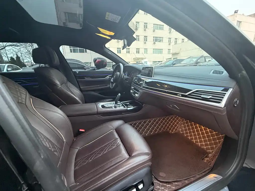 BMW 7 Series 2022 — фото 12